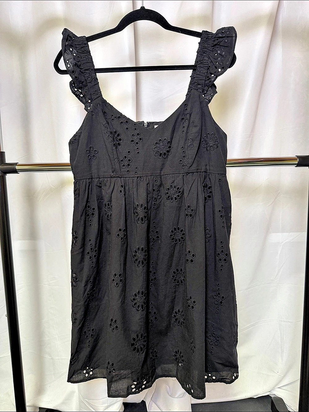 WAYF women’s Black Floral Eyelet Mini Dress Large